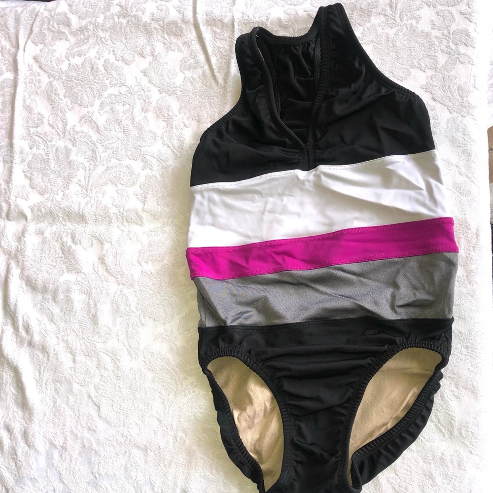 Second skin costumes leotard. Girls size 8.
